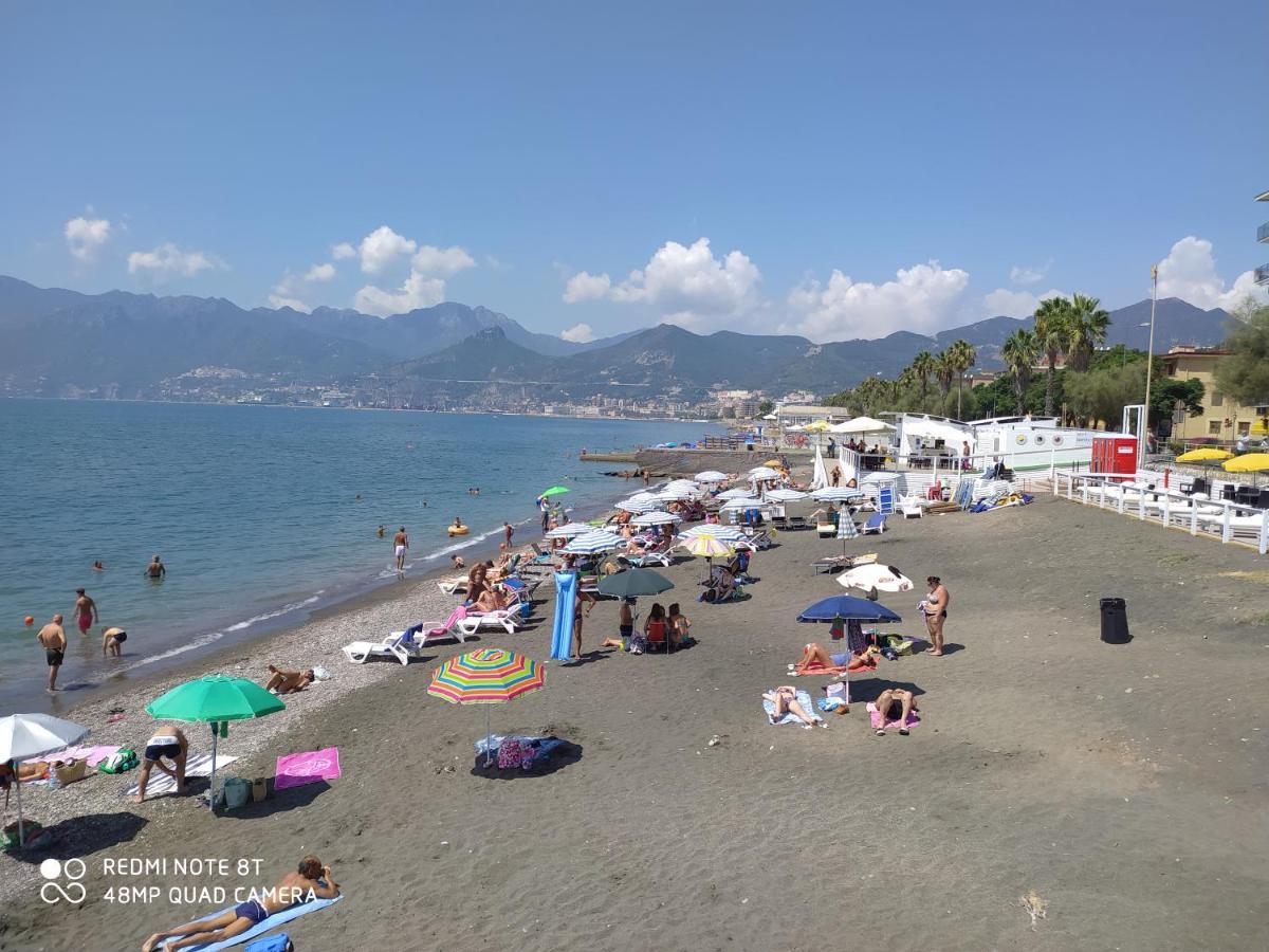 B & B Civico 6 Rooms Σαλέρνο Εξωτερικό φωτογραφία