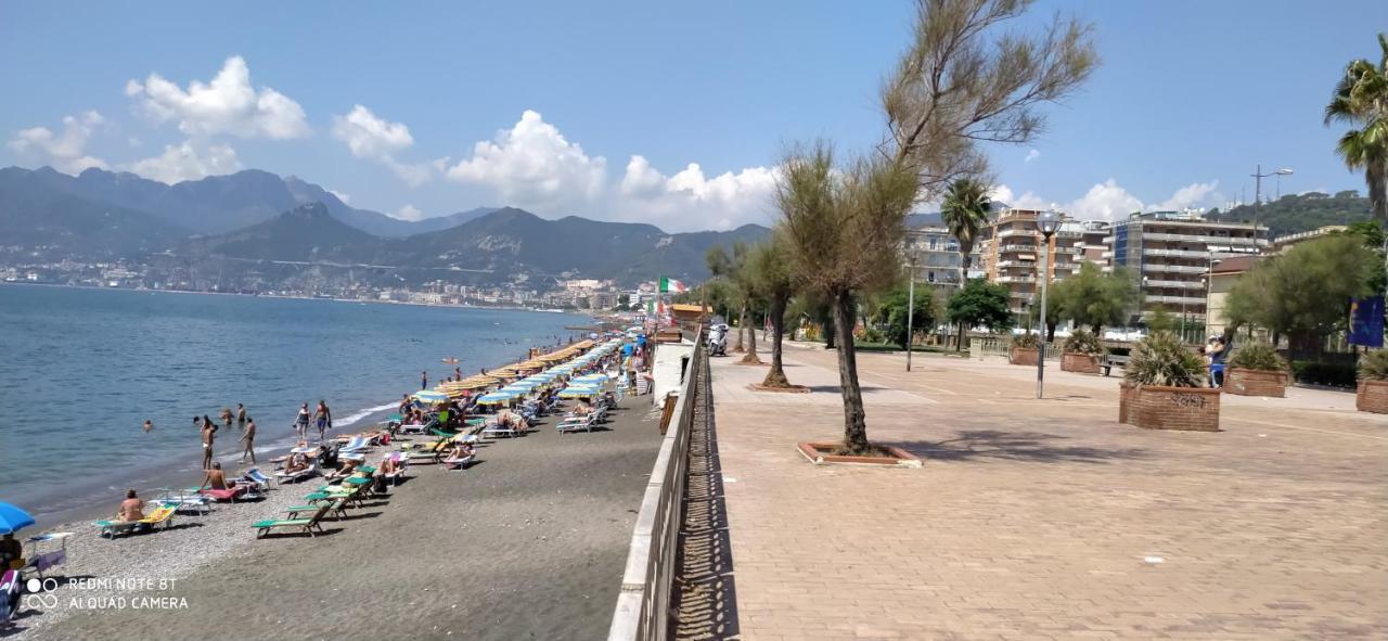 B & B Civico 6 Rooms Σαλέρνο Εξωτερικό φωτογραφία