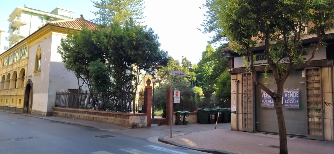 B & B Civico 6 Rooms Σαλέρνο Εξωτερικό φωτογραφία