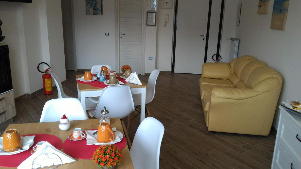 B & B Civico 6 Rooms Σαλέρνο Εξωτερικό φωτογραφία