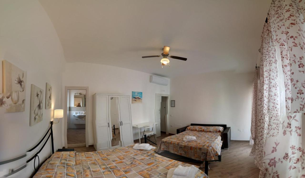 B & B Civico 6 Rooms Σαλέρνο Εξωτερικό φωτογραφία