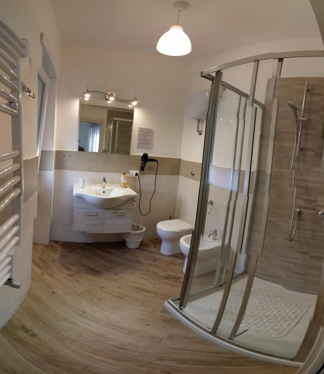 B & B Civico 6 Rooms Σαλέρνο Εξωτερικό φωτογραφία