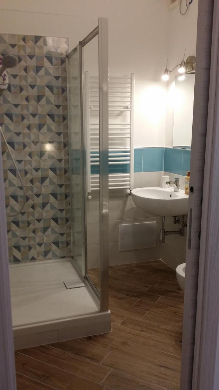 B & B Civico 6 Rooms Σαλέρνο Εξωτερικό φωτογραφία
