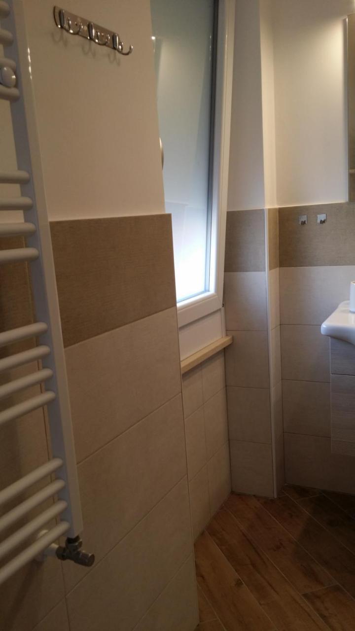 B & B Civico 6 Rooms Σαλέρνο Εξωτερικό φωτογραφία