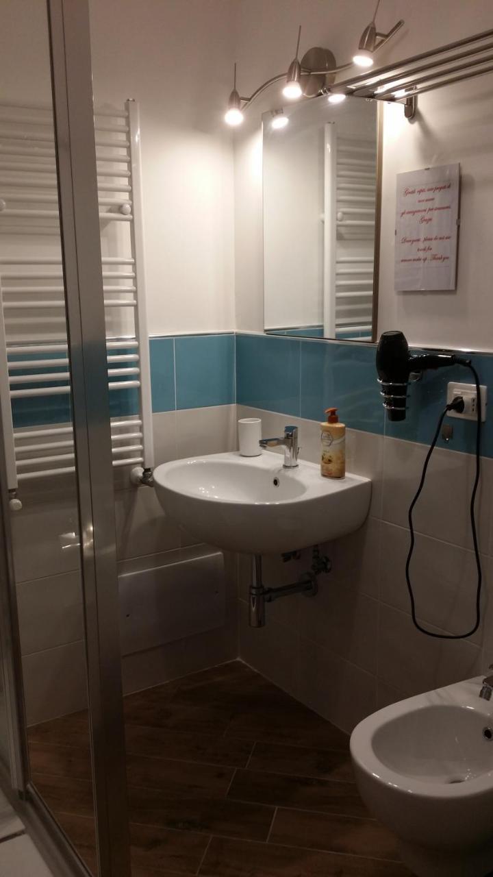 B & B Civico 6 Rooms Σαλέρνο Εξωτερικό φωτογραφία