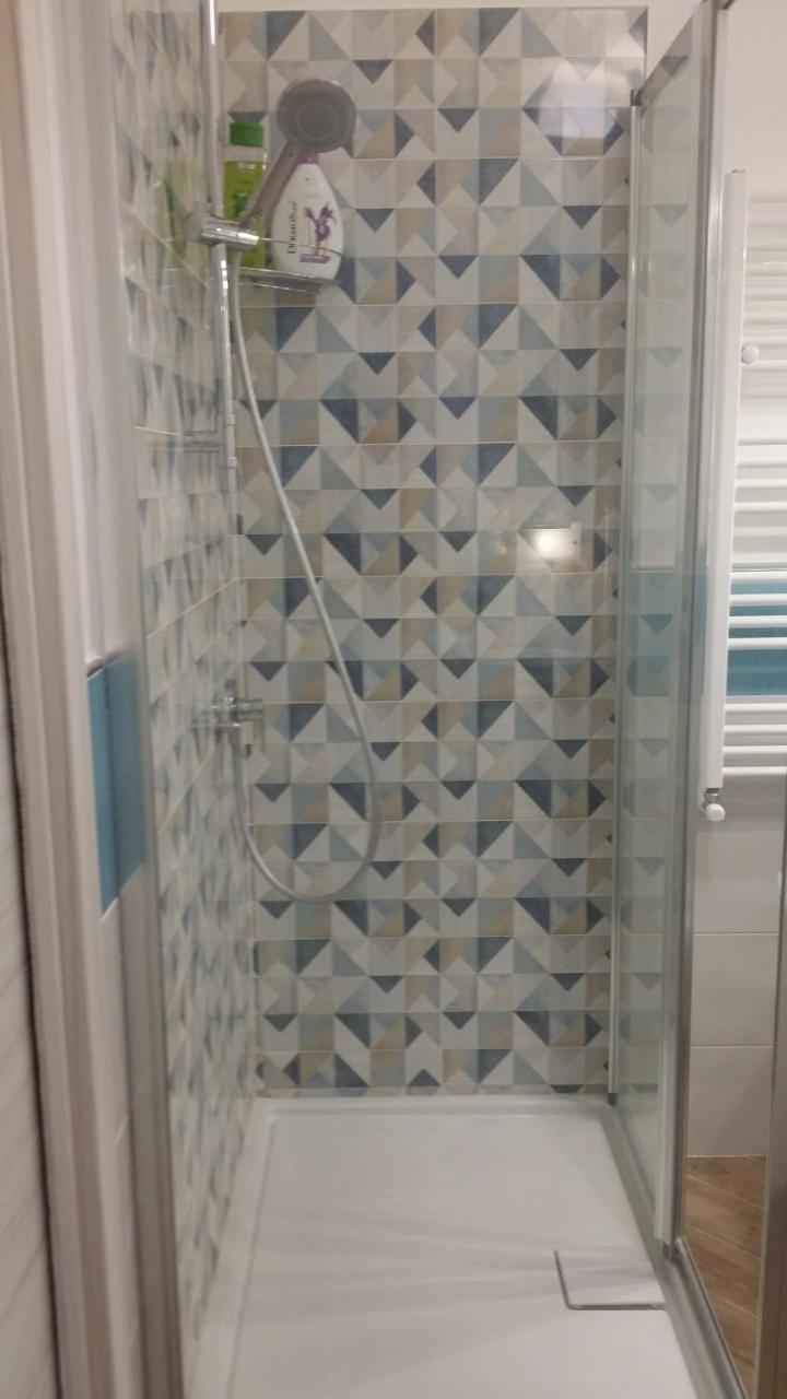 B & B Civico 6 Rooms Σαλέρνο Εξωτερικό φωτογραφία