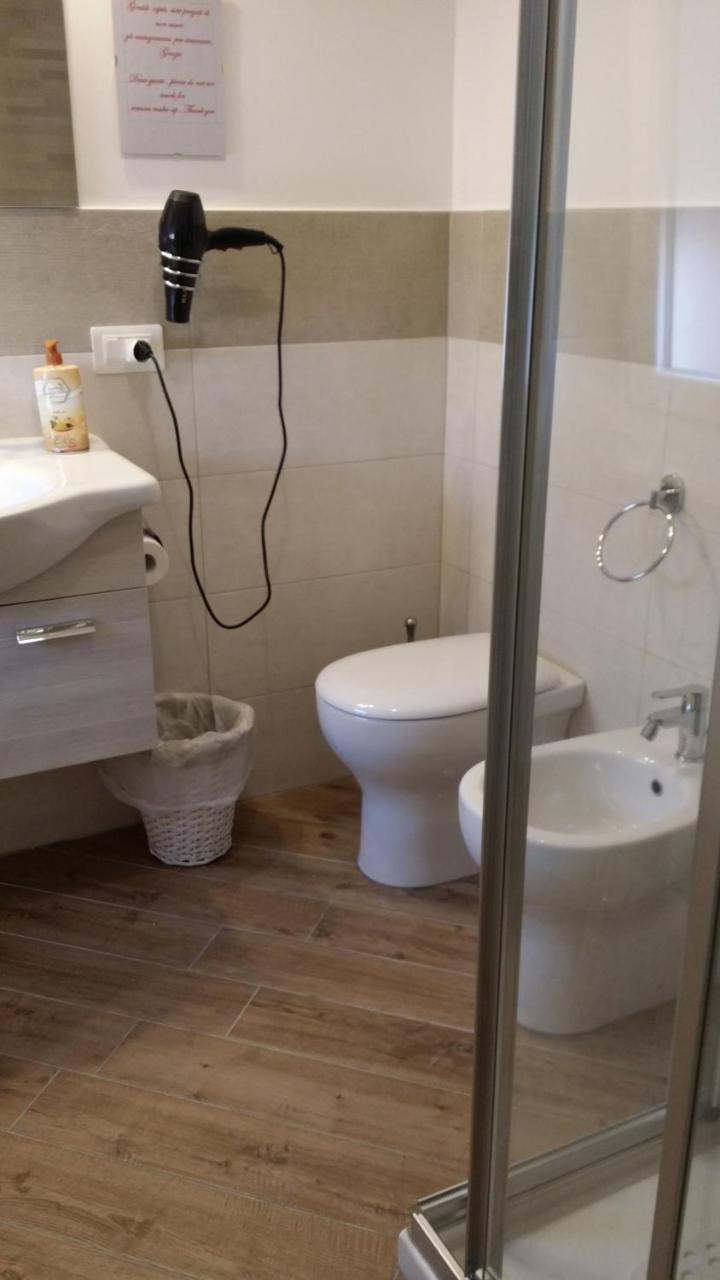 B & B Civico 6 Rooms Σαλέρνο Εξωτερικό φωτογραφία