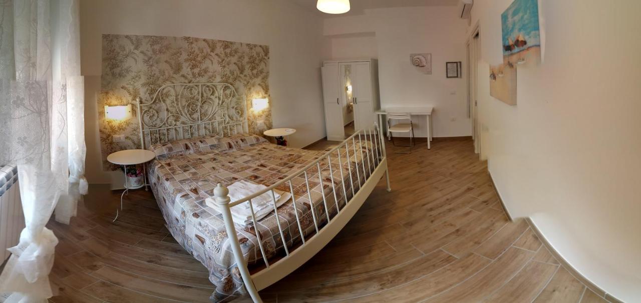 B & B Civico 6 Rooms Σαλέρνο Εξωτερικό φωτογραφία