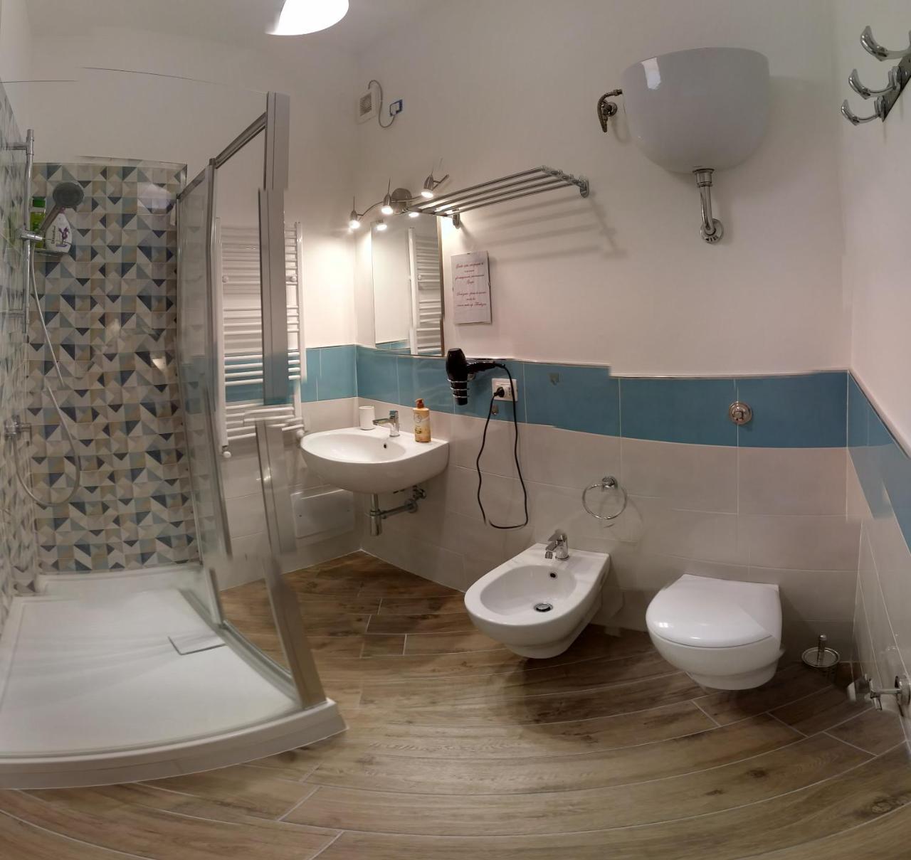 B & B Civico 6 Rooms Σαλέρνο Εξωτερικό φωτογραφία