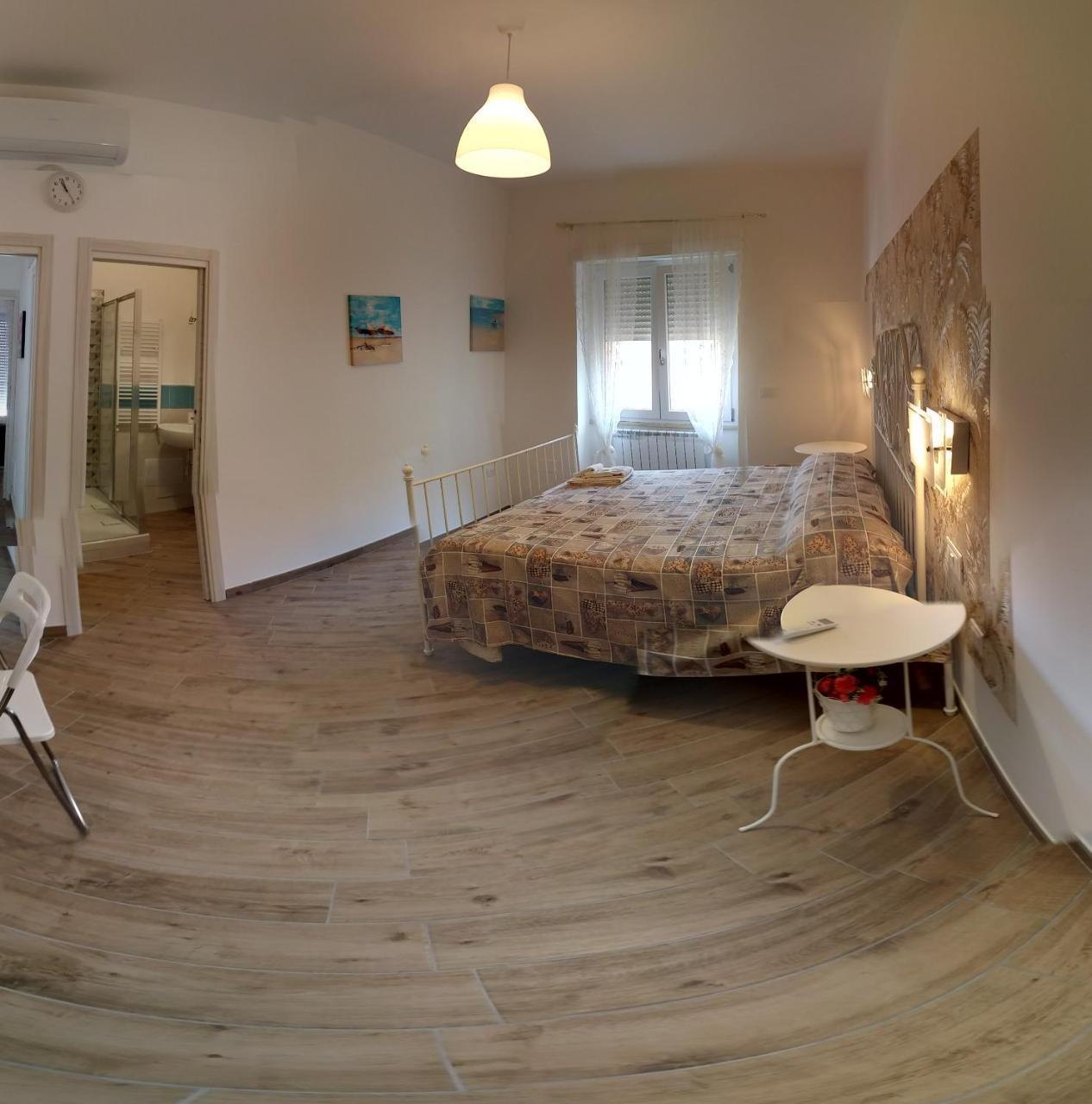 B & B Civico 6 Rooms Σαλέρνο Εξωτερικό φωτογραφία